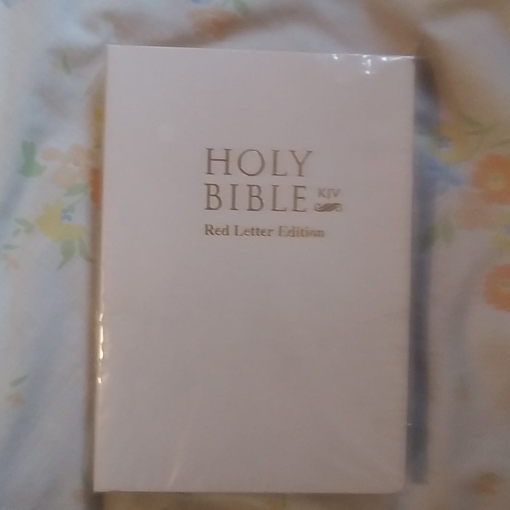Free~w/ purchase. M White/gold